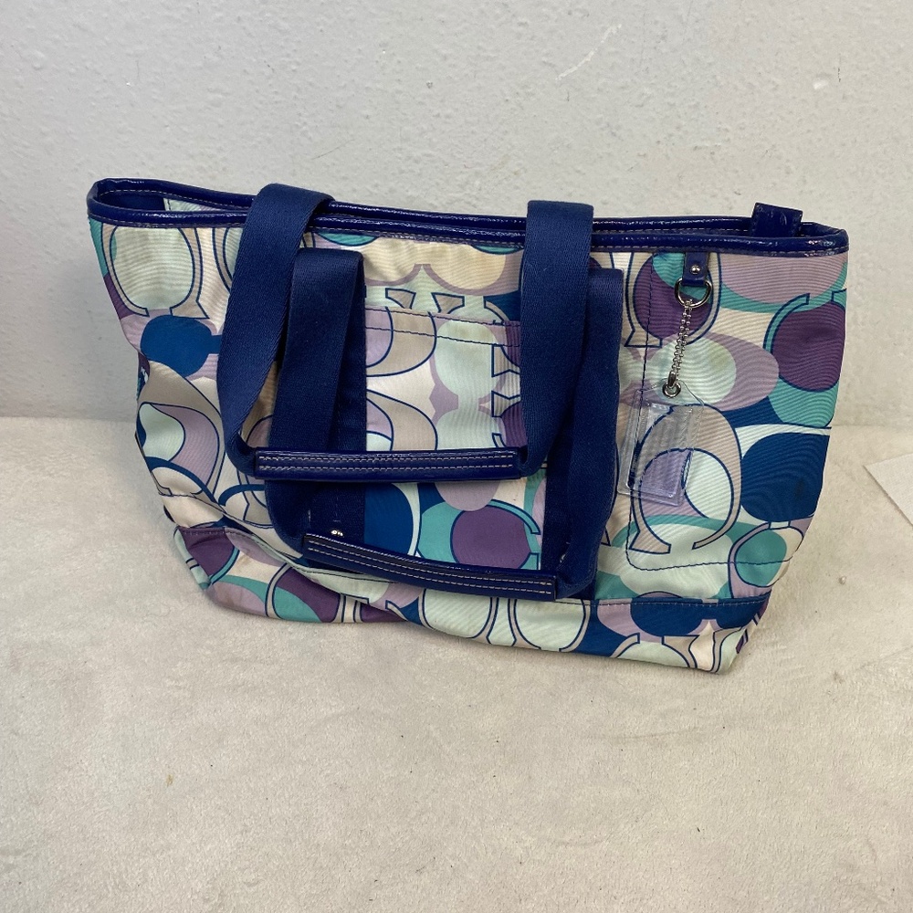 AUTHENTIC COACH KYRA DAISY SCARF PRINT TOTE #17178 GUC